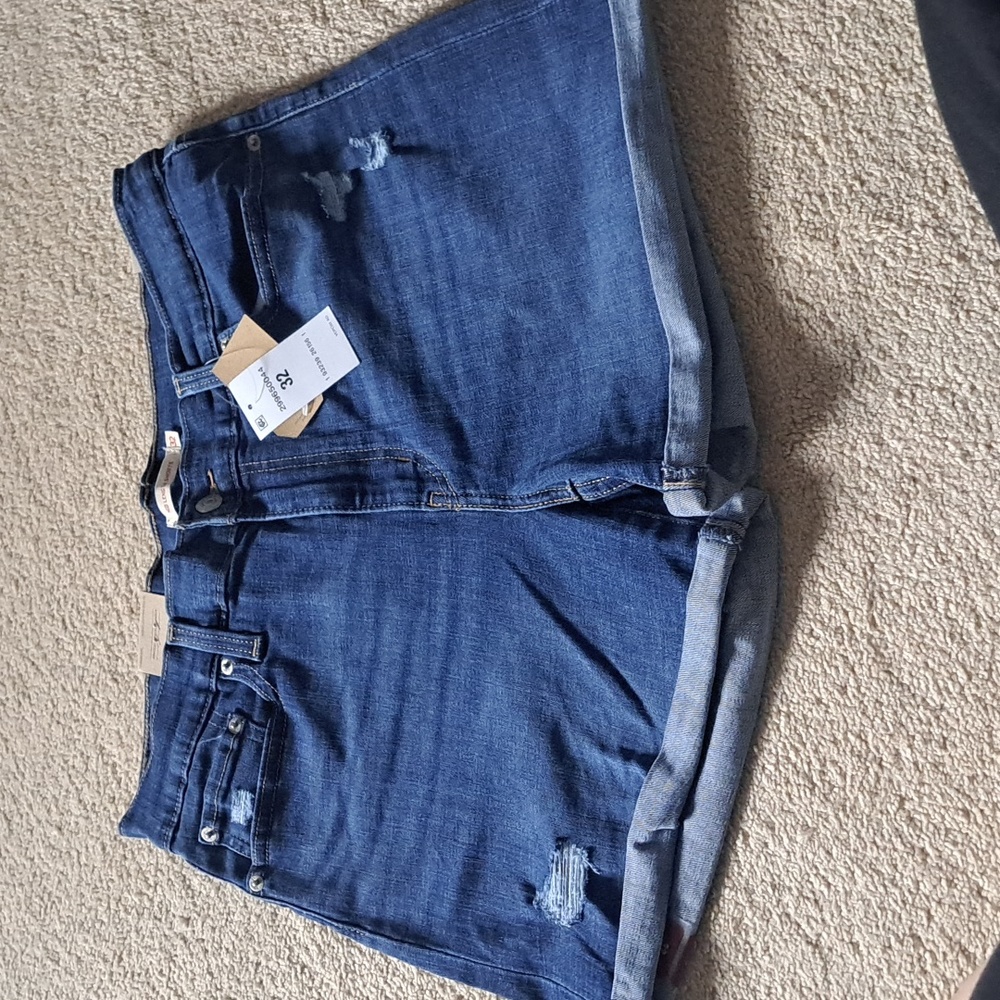Levi Shorts